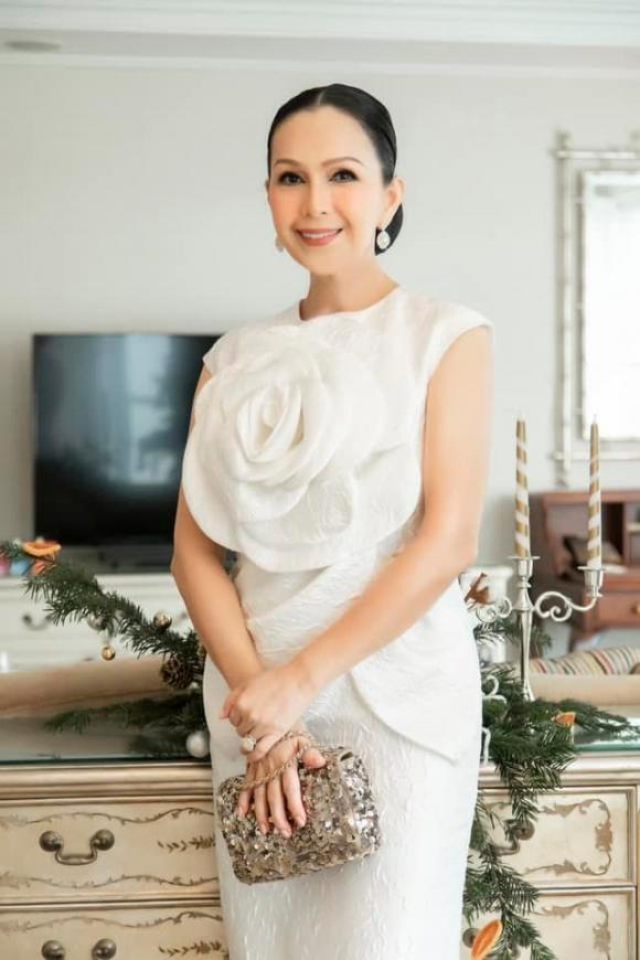 diễn viên Diễm My, nữ hoàng ảnh lịch Diễm My, sao Việt