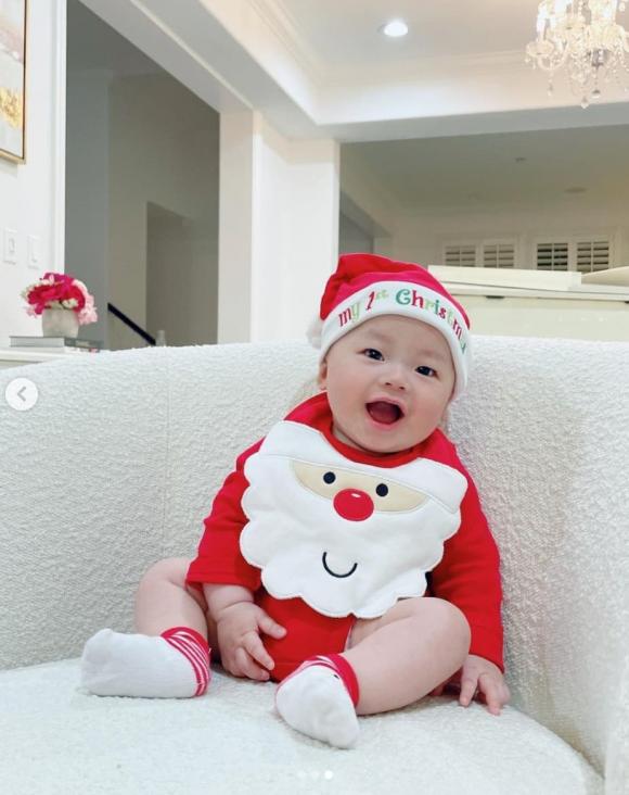 hoa hậu Phạm Hương, sao Việt, ảnh noel