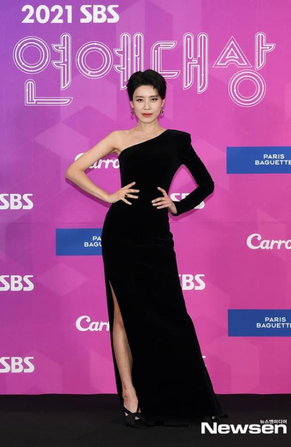  SBS Entertainment Awards 2021, sao Hàn, thời trang sao