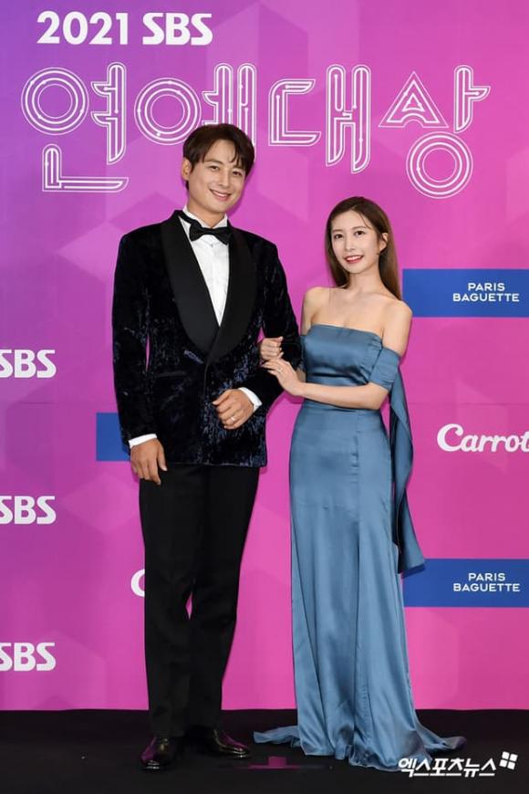  SBS Entertainment Awards 2021, sao Hàn, thời trang sao