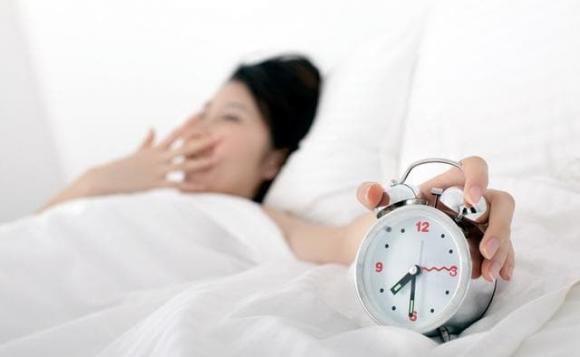 thức khuya, dậy sớm, sức khỏe, ngủ đủ giấc, giấc ngủ
