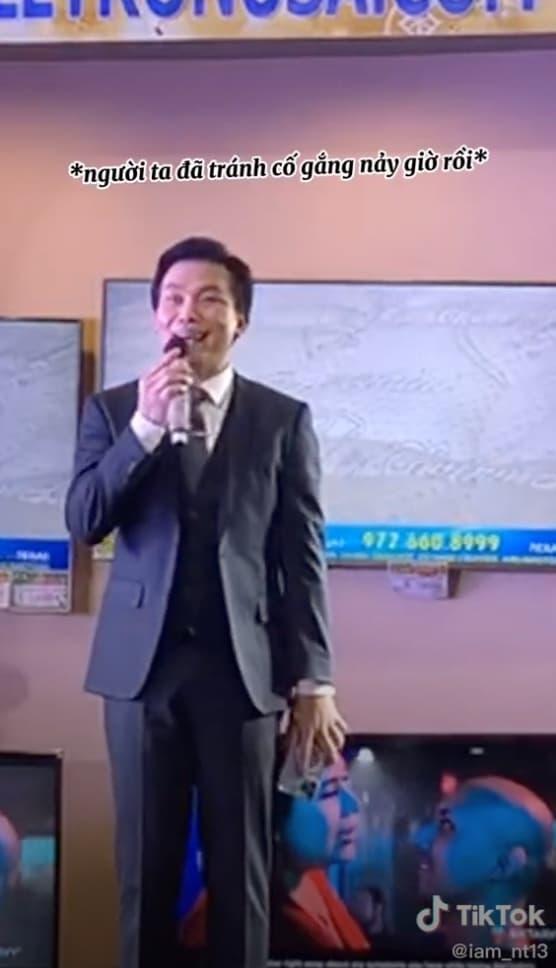 ca sĩ Mạnh Quỳnh, ca sĩ Phi Nhung, sao Việt