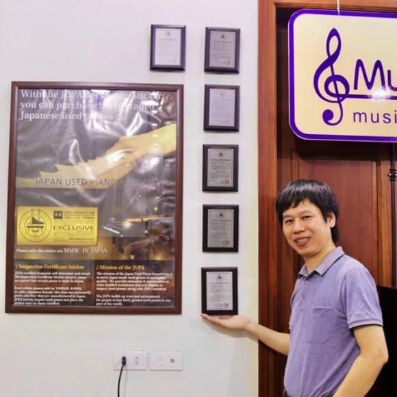 Nhạc sĩ Vũ Duy Hiếu, học chơi piano