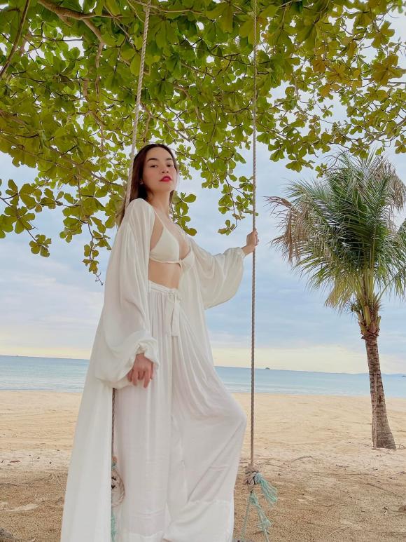 ca sĩ Hồ Ngọc Hà, sao Việt 