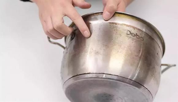 nṑi inox, vệ sinh, ʟoại bỏ vḗt dầu mở, mẹo hay