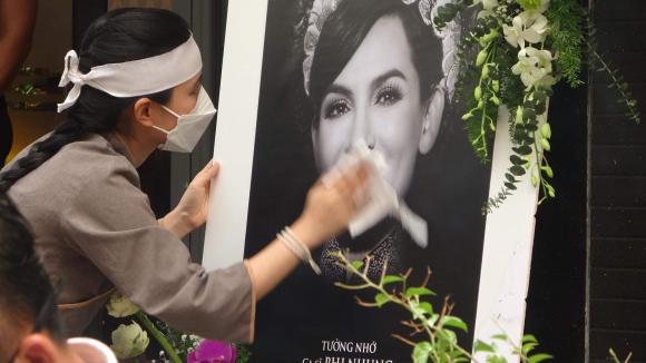 con gái nuôi của Phi Nhung, ca sĩ Phi Nhung, sao Việt