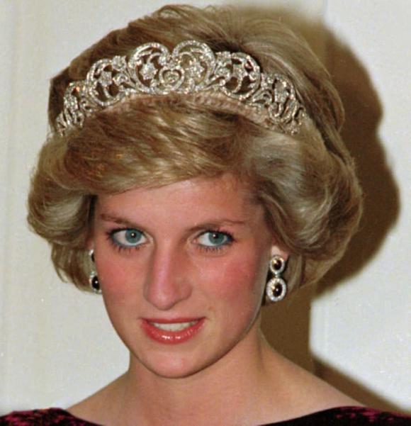 Công nương Diana, phong cách của Công nương Diana, thời trang Hoàng gia 