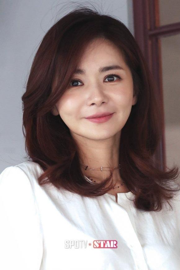 sự quyến rũ của người vợ, kim seo hyung, jang seo hee