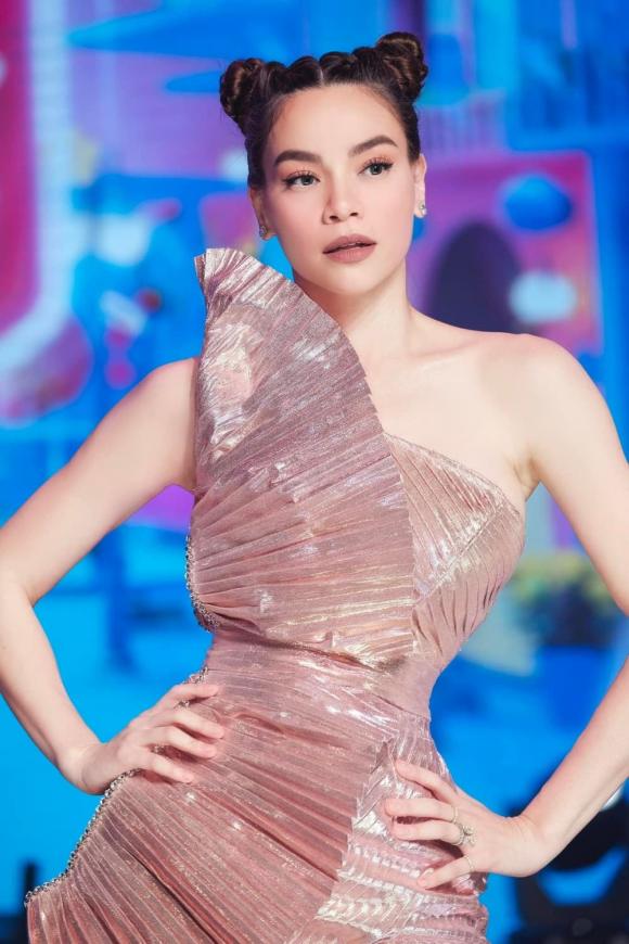 Hải Tú, Hoài Linh, sao Việt