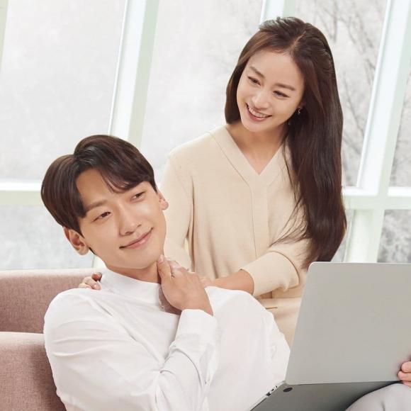 Mặc dù là những ngôi sao nổi tiếng nhưng Kim Tae Hee cùng ông xã lại thích những điều giản dị trong cuộc sống hôn nhân.