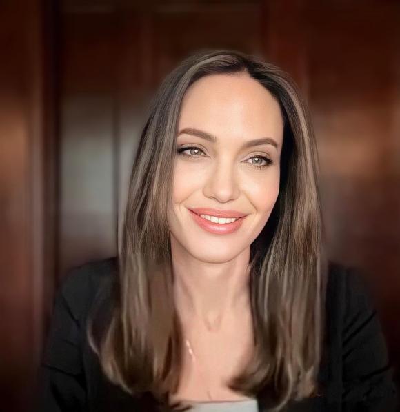 angelina jolie, phù thủy, sao hollywood 