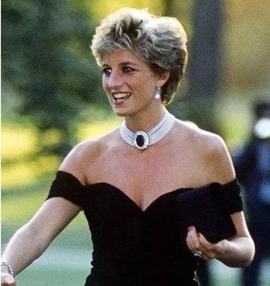 Công nương Diana, thời trang Công nương Diana, Hoàng gia Anh
