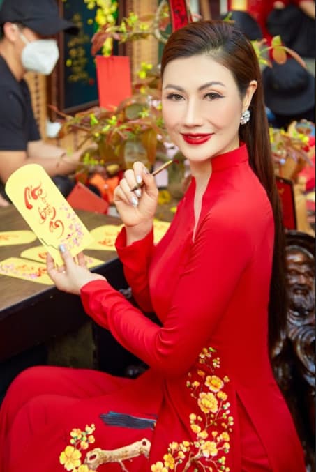 anh-tet-5-ngoisaovn-w453-h677 0 Hoa hậu doanh nhân, hoa hậu đào ái nhi, đào ái nhi diện áo dài