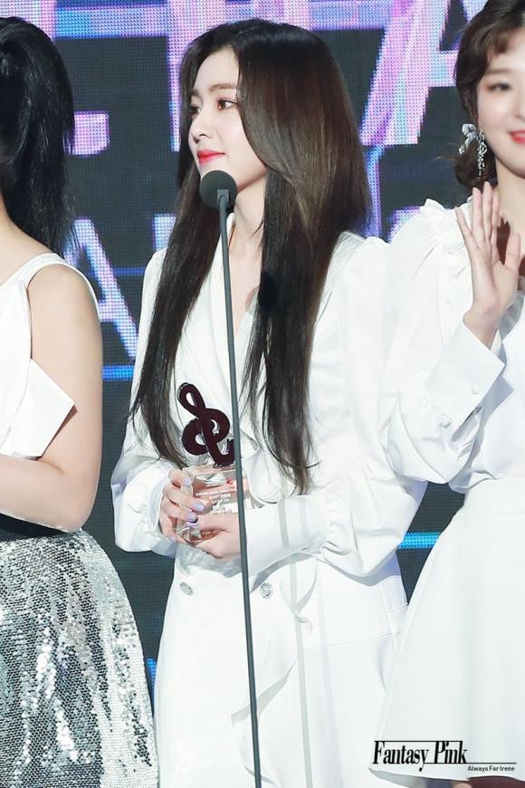 gaon chart music awards 2022, taeyeon, irene red velvet