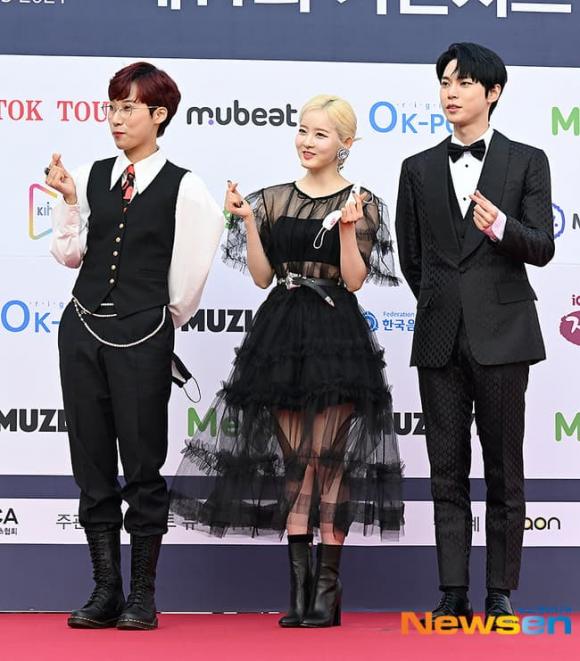 gaon chart music awards 2022, taeyeon, irene red velvet