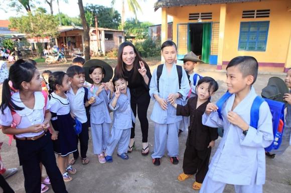 ca sĩ phi nhung, tin sao việt
