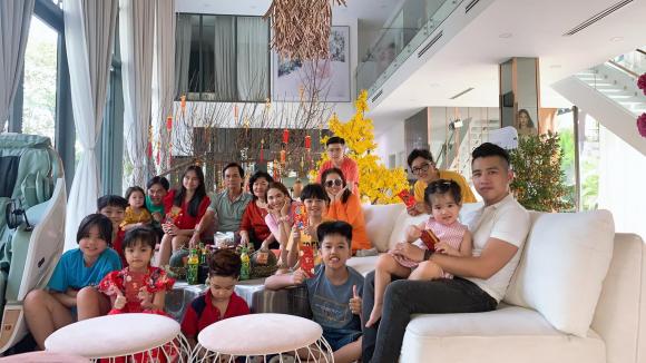 Ngọc Trinh, Nhâm Dần 2022, Sao Việt, Nữ hoàng nội y
