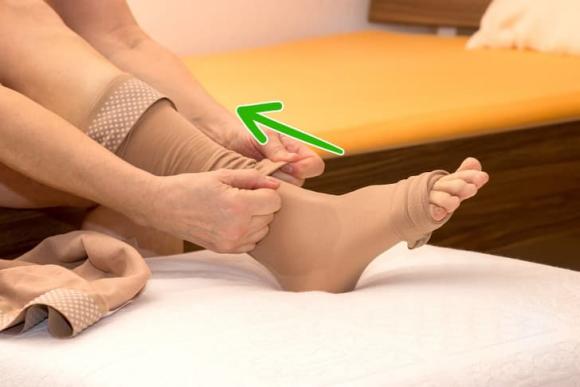 giảm đau chân, cách làm giảm đau chân, chăm sóc sức khỏe 