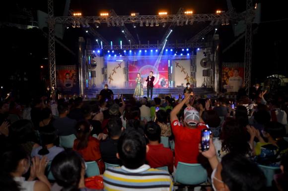 ca sĩ đàm vĩnh hưng,nam ca sĩ Đàm Vĩnh Hưng, sao Việt