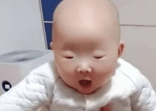 Trẻ sơ sinh, mắt nhỏ, chăm con