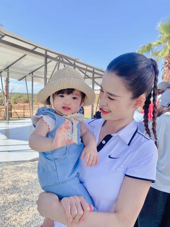ca sĩ ông cao thắng,Ca sĩ Đông Nhi,nữ ca sĩ Đông Nhi,con gái Đông Nhi,sao Việt