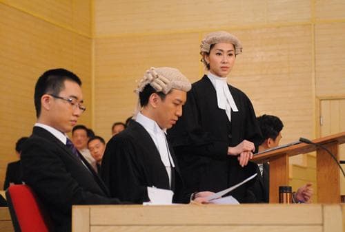 thẩm phán, thẩm phán đội tóc giả, thẩm phán mặc áo đen, kiến thức 
