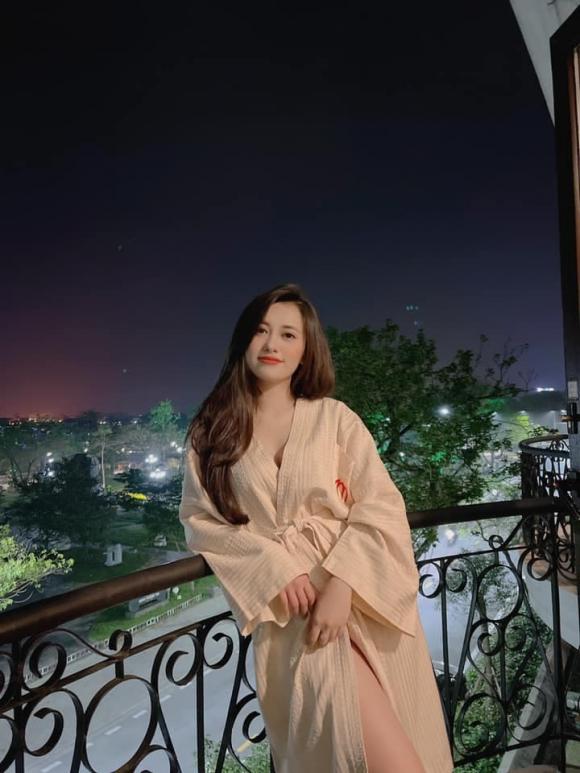 Chị ong vàng,mc thúy quỳnh,btv hữu bằng