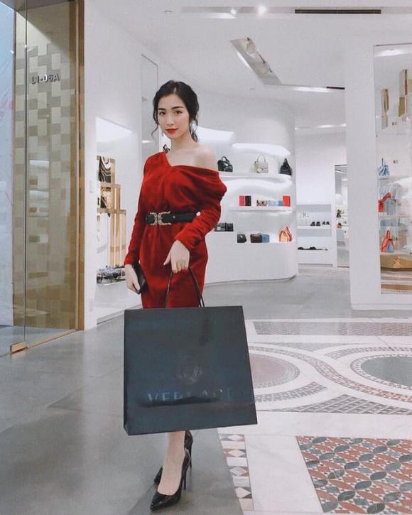 ca sĩ Hòa Minzy, sao Việt