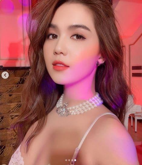 Ngọc Trinh, Ngọc Trinh gợi cảm, sao việt 