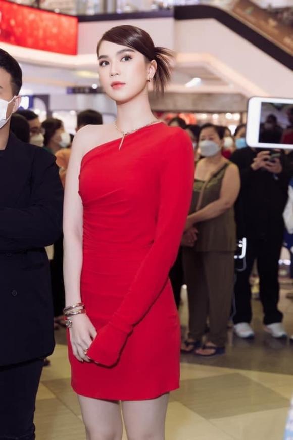 Ngọc Trinh, sao Việt