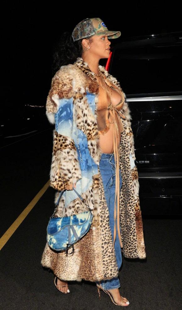 Rihanna, ca sĩ tỷ phú, sao âu mỹ