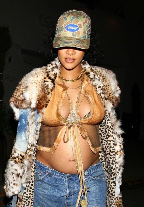 Rihanna, ca sĩ tỷ phú, sao âu mỹ