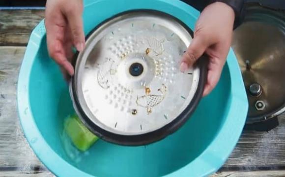 vệ sinh, làm sạch nồi cơm điện, mẹo hay