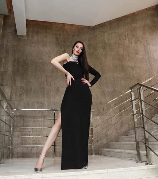 gái Nga, chân dài, siêu mẫu