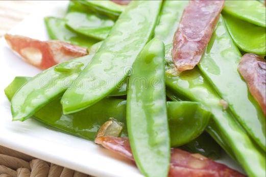 món ngon mỗi ngày, ẩm thực, xúc xích nên luộc hay nên hấp
