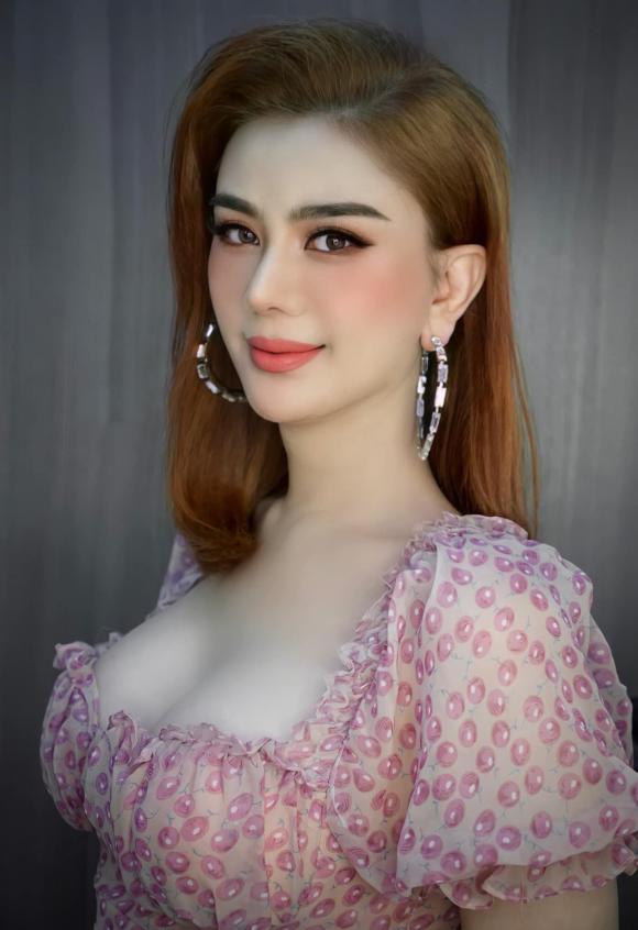 ca sĩ Lâm Khánh Chi, sao Việt