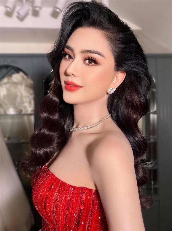 ca sĩ Lâm Khánh Chi, sao Việt