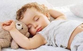chăm sóc trẻ nhỏ, lưu ý khi chăm sóc trẻ, trẻ sơ sinh ngủ đúng cách