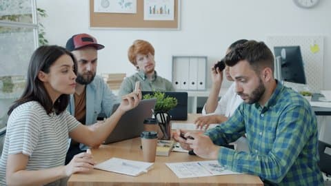 5 điều không nên nói nơi công sở, môi trường công sở, người thông minh ở công sở