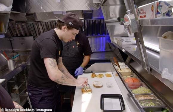 brooklyn beckham, cậu cả nhà becks, bất tài, sao hollywood 