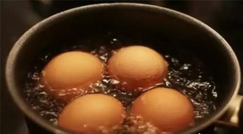 trứng, luộc trứng, ai không nên ăn trứng