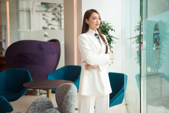 Diễn viên nhã phương,nhã phương đi event,sao việt