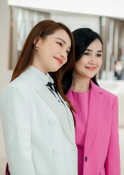 Diễn viên nhã phương,nhã phương đi event,sao việt