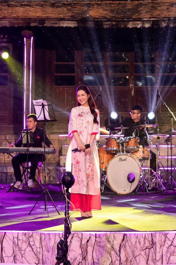 ca sĩ Hòa Minzy, sao Việt