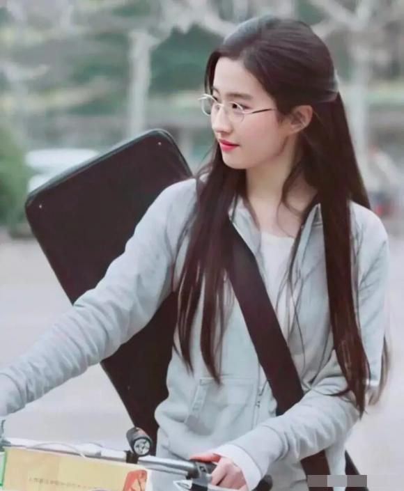 lưu diệc phi, lưu diệc phi thời thanh xuân, thần điêu đại hiệp