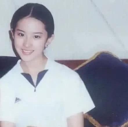 lưu diệc phi, lưu diệc phi thời thanh xuân, thần điêu đại hiệp
