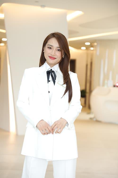 Diễn viên nhã phương,nhã phương đi event,sao việt
