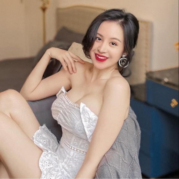 Bà Tưng, Lê Thị Huyền Anh, hot girl