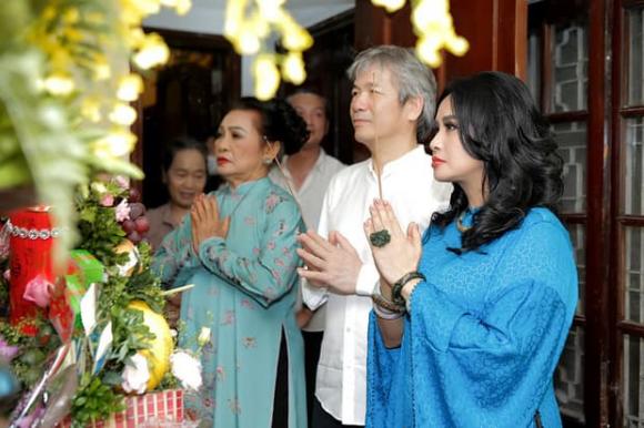 Diva Thanh Lam và bác sĩ Tiến Hùng làm lễ dạm ngõ năm 2021.