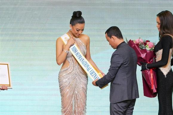 á hậu Kim Duyên, sao Việt